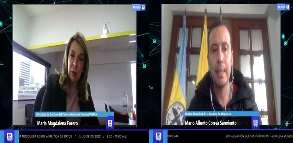 Charla virtual entre un hombre y una mujer.