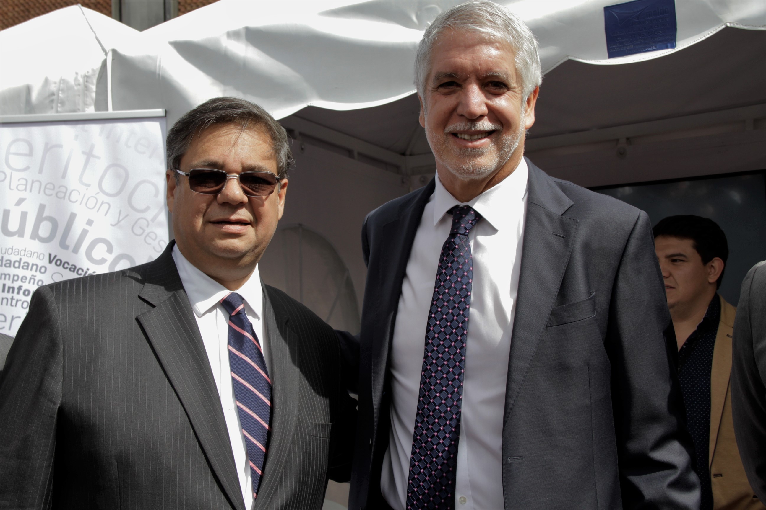 Fernando Grillo, director de Función Pública y Enrique Peñalosa, Alcalde Mayor de Bogotá