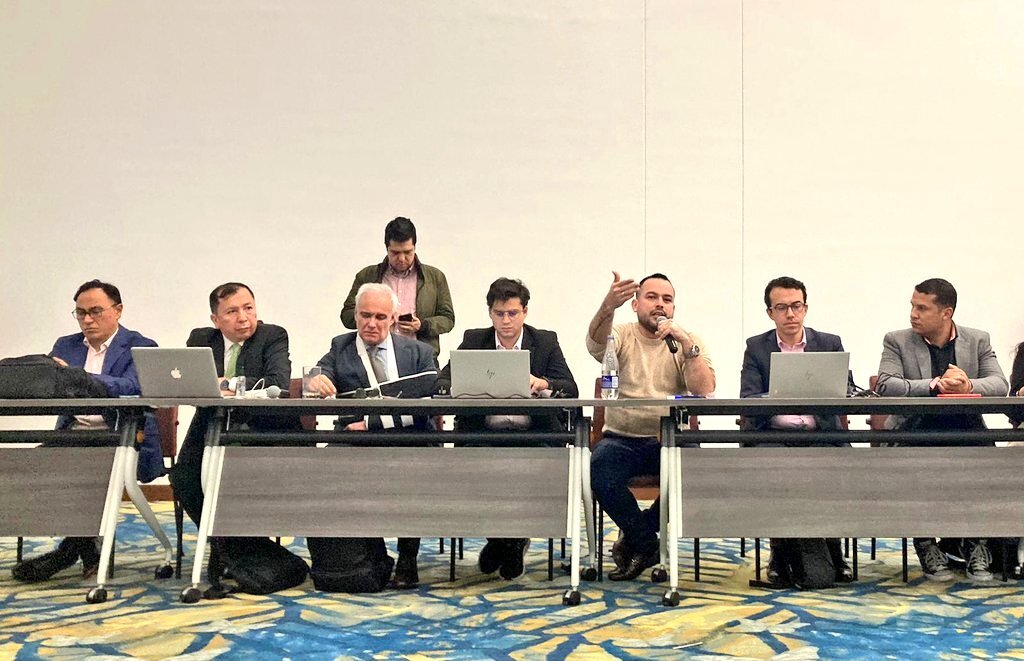 Representantes del Gobierno Nacional en la firma del acuerdo salarial para servidores públicos con los sindicatos