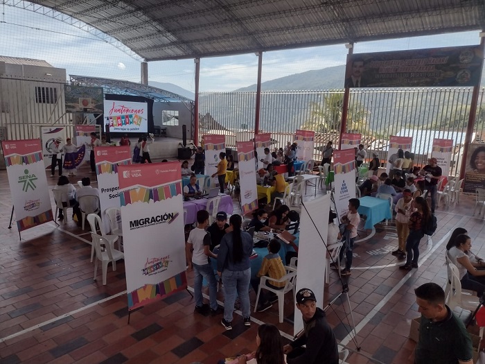 Aspecto general dela ubicación delos stand de los participantes en el festival Juntémonos en Hacarí