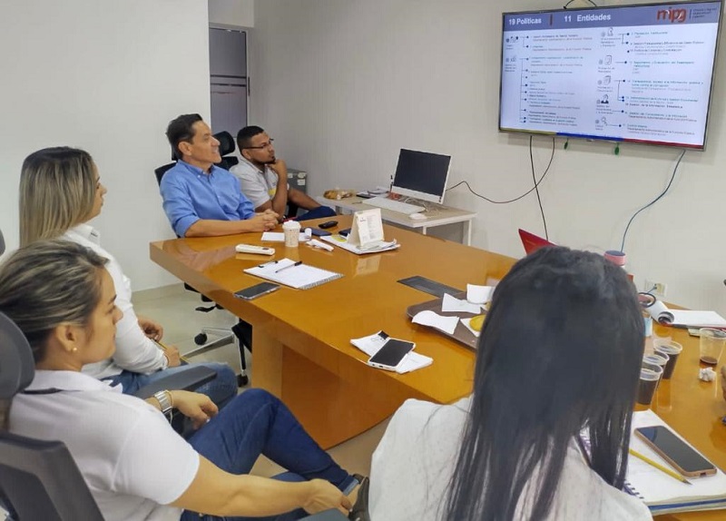 Servidores en la capacitación del Formulario Único de Reporte y Avance de Gestión (FURAG)