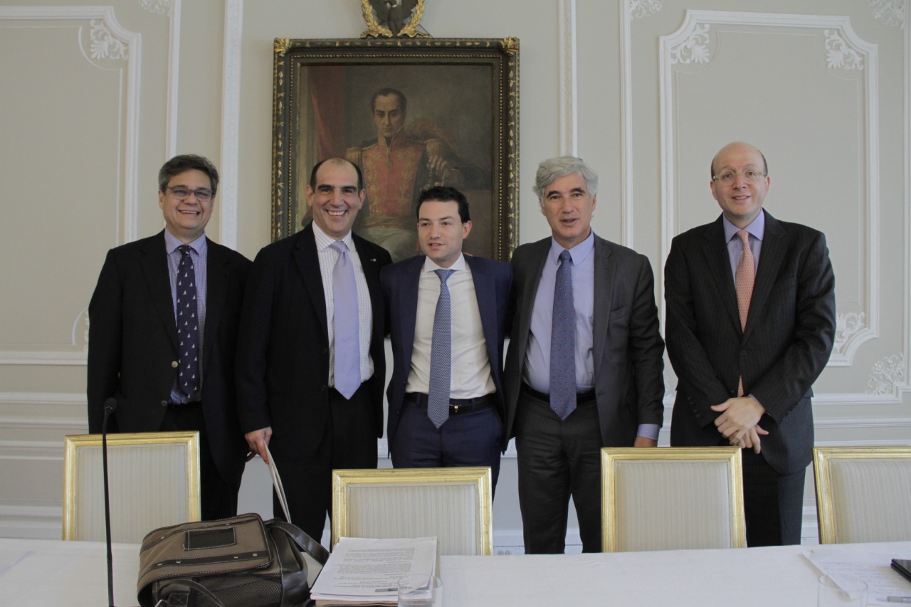 Primer Encuentro Sectorial del sector salud y protección social liderado por el director general de la Presidencia de la República, Jorge Mario Eatsman, el ministro de Salud y Protección Social, Juan Pablo Uribe; el director de Función Pública, Fernando Grillo, el secretario de Transparencia, Andrés Rugeles  y el contralor general de la república, Carlos Felipe Córdoba