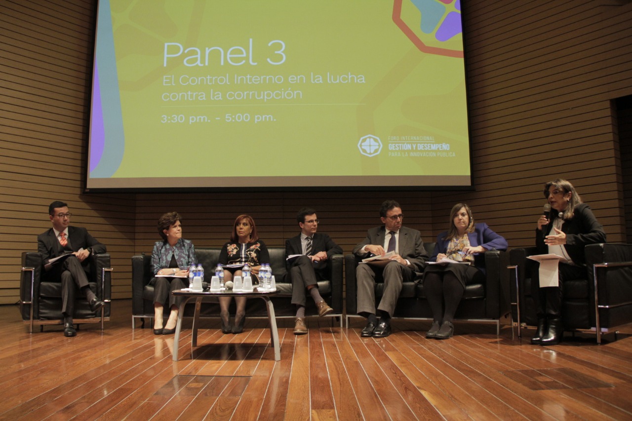 Participantes del Panel 3 del Foro Internacional