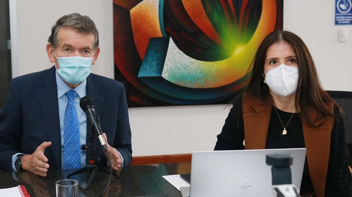 El ministro del Trabajo, Ángel Custodio Cabrera Báez y la directora (E) de la Función Pública, Claudia Hernández